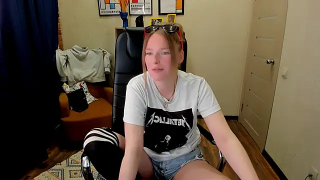 Snapshot of _fiona_Love chatting on May 2026 08:13:02 PM fiona Love online show from May 2026 08:13:02 PM