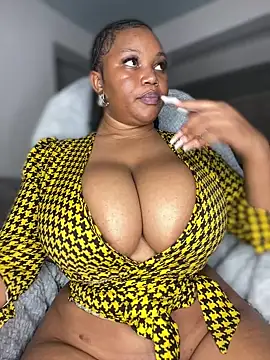 Snapshot of Hyra_Ari chatting on February 2026 06:26:02 PM Hyra Ari online show from February 2026 06:26:02 PM