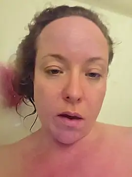 Snapshot of julimonroe chatting on March 2025 05:54:02 PM julimonroe online show from March 2025 05:54:02 PM