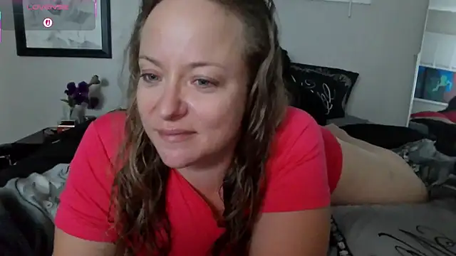 Snapshot of julimonroe chatting on September 2025 02:00:02 AM julimonroe online show from September 2025 02:00:02 AM