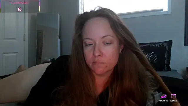 Snapshot of julimonroe chatting on November 2025 04:07:01 PM julimonroe online show from November 2025 04:07:01 PM