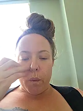 Snapshot of julimonroe chatting on November 2025 07:23:01 PM julimonroe online show from November 2025 07:23:01 PM