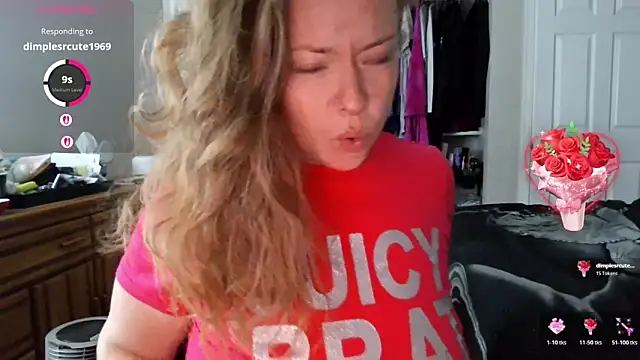 Snapshot of julimonroe chatting on November 2025 08:13:01 AM julimonroe online show from November 2025 08:13:01 AM