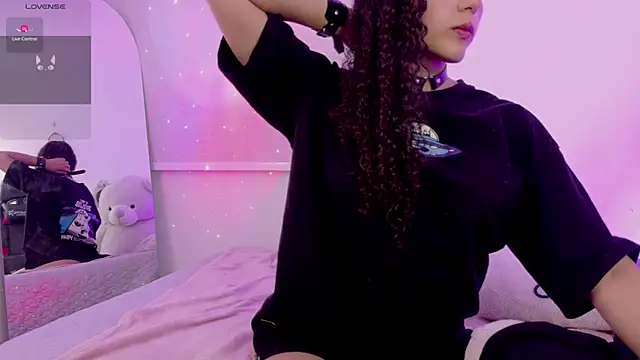 Snapshot of Lia_Tinez chatting on February 2026 12:22:02 AM Lia Tinez online show from February 2026 12:22:02 AM