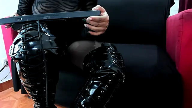 Snapshot of MissVioleta1 chatting on February 2025 06:44:02 AM MissVioleta1 online show from February 2025 06:44:02 AM