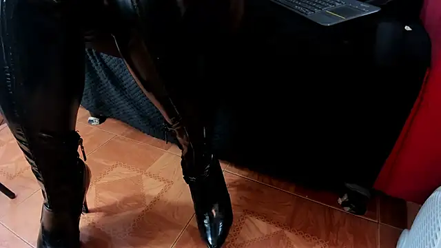 Snapshot of MissVioleta1 chatting on November 2025 08:33:02 AM MissVioleta1 online show from November 2025 08:33:02 AM