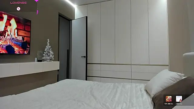 Snapshot of JenniferQueen11 chatting on January 2026 04:01:01 PM JenniferQueen11 online show from January 2026 04:01:01 PM