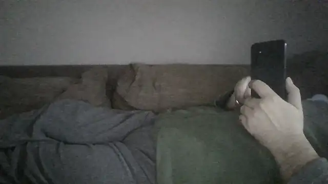 Snapshot of Anderrust chatting on November 2025 12:11:02 PM Anderrust online show from November 2025 12:11:02 PM