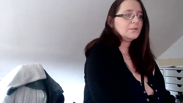 Snapshot of LeaLove86 chatting on March 2025 01:36:01 PM LeaLove86 online show from March 2025 01:36:01 PM