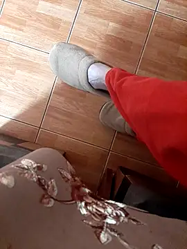 feet toes online show from November 2025 06:57:01 AM