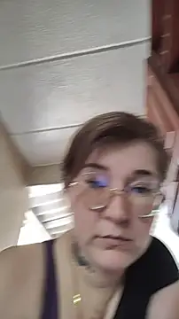 Snapshot of HunnyyLove chatting on October 2025 04:44:02 PM HunnyyLove online show from October 2025 04:44:02 PM