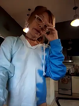 FrozenWaffle online show from May 2026 04:01:01 PM