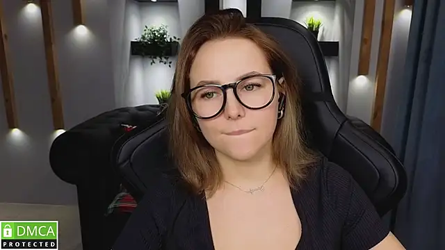 Snapshot of Mira_Mermayd chatting on December 2024 07:24:01 AM Mira Mermayd online show from December 2024 07:24:01 AM