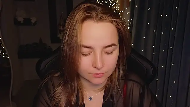 Snapshot of Mira_Mermayd chatting on December 2025 01:12:02 AM Mira Mermayd online show from December 2025 01:12:02 AM