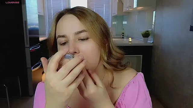 Snapshot of Mira_Mermayd chatting on February 2026 10:09:01 AM Mira Mermayd online show from February 2026 10:09:01 AM