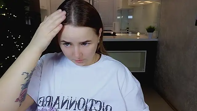 Snapshot of Mira_Mermayd chatting on February 2026 01:20:02 AM Mira Mermayd online show from February 2026 01:20:02 AM