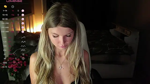 Snapshot of AngelMiaM chatting on January 2025 07:07:02 PM AngelMiaM online show from January 2025 07:07:02 PM