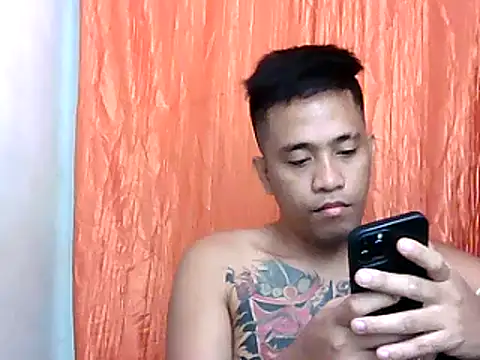 Snapshot of Thyler08 chatting on December 2024 02:35:02 AM Thyler08 online show from December 2024 02:35:02 AM