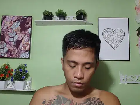 Snapshot of Thyler08 chatting on September 2025 06:59:02 AM Thyler08 online show from September 2025 06:59:02 AM