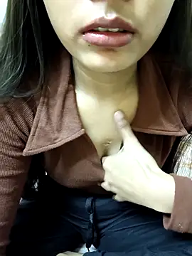 Snapshot of Nupur_69 chatting on February 2025 08:54:01 PM Nupur 69 online show from February 2025 08:54:01 PM