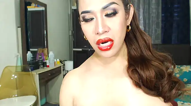 Snapshot of HugeKatarinaTS chatting on March 2025 06:54:02 AM HugeKatarinaTS online show from March 2025 06:54:02 AM