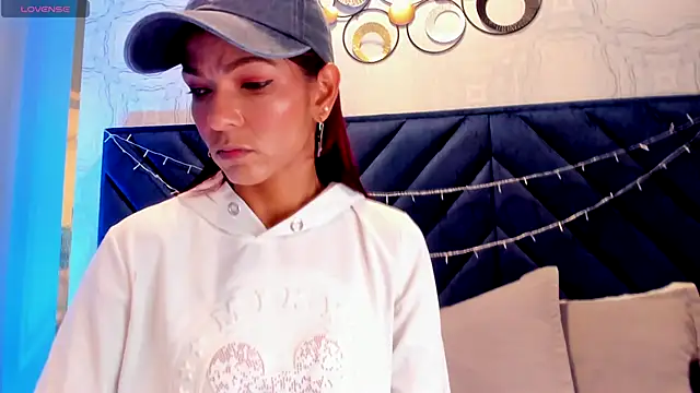 HannaPetit online show from December 2025 11:50:01 AM