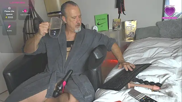Snapshot of openminddaddy chatting on March 2026 05:33:02 AM openminddaddy online show from March 2026 05:33:02 AM