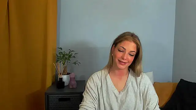 LilyBlondee online show from February 2025 05:27:01 PM