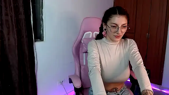 Snapshot of tastymeli chatting on December 2024 12:26:01 AM tastymeli online show from December 2024 12:26:01 AM