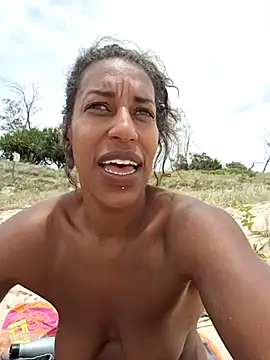 Snapshot of Goldenlace chatting on December 2024 01:15:02 AM Goldenlace online show from December 2024 01:15:02 AM