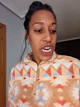 Goldenlace online show from November 2025 12:08:02 AM