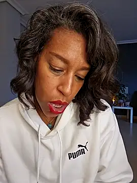 Goldenlace online show from December 2025 11:30:02 AM