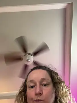 Snapshot of Vivian_MayXxX chatting on February 2025 09:15:02 PM Vivian MayXxX online show from February 2025 09:15:02 PM