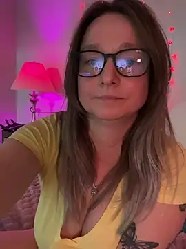 Snapshot of Vivian_MayXxX chatting on February 2025 08:31:02 PM Vivian MayXxX online show from February 2025 08:31:02 PM