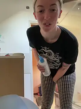 Snapshot of Daisy_Michto_Officiel chatting on February 2025 04:18:02 PM Daisy Michto Officiel online show from February 2025 04:18:02 PM