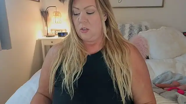 JESS LOVES online show from September 2025 04:18:02 PM