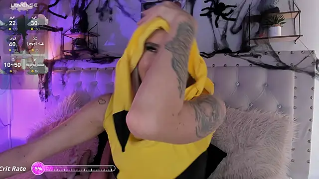 Snapshot of Atenea_Klett_ chatting on October 2025 02:19:01 PM Atenea Klett online show from October 2025 02:19:01 PM