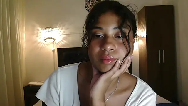 Snapshot of dark_enchantress_ chatting on March 2026 04:56:02 AM dark enchantress online show from March 2026 04:56:02 AM