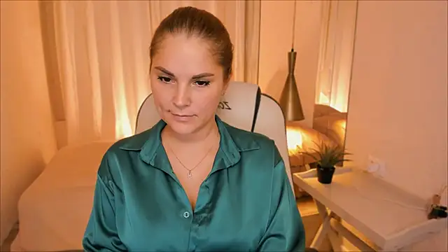 Snapshot of Ellis_Foxy chatting on December 2024 09:20:01 PM Ellis Foxy online show from December 2024 09:20:01 PM