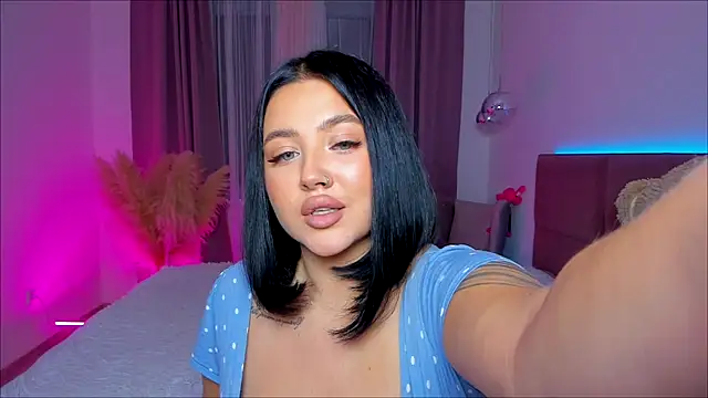 Snapshot of KylieLips chatting on September 2025 06:57:01 PM KylieLips online show from September 2025 06:57:01 PM