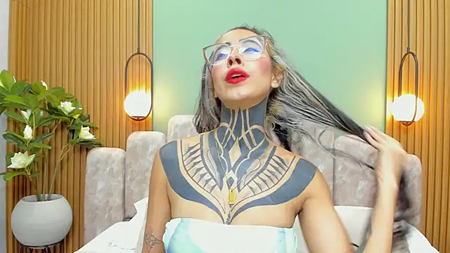 NicoleBlum online show from January 2025 07:29:01 PM