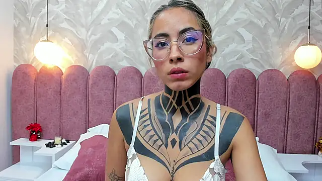 NicoleBlum online show from January 2025 09:19:02 PM