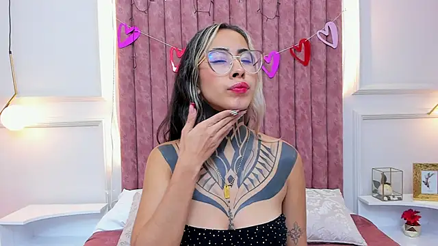 NicoleBlum online show from February 2025 02:43:01 PM