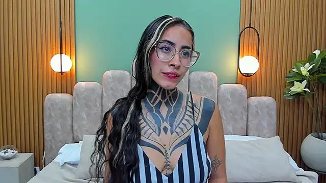 NicoleBlum online show from February 2025 11:43:01 PM