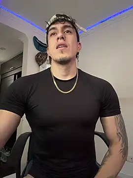 Snapshot of strongboy_ chatting on February 2026 06:06:02 PM strongboy online show from February 2026 06:06:02 PM