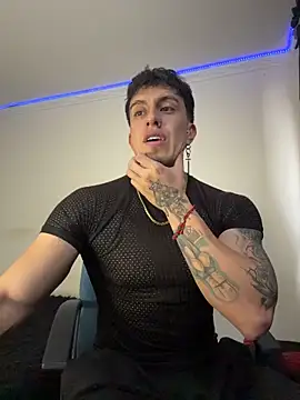 Snapshot of strongboy_ chatting on May 2026 08:25:01 PM strongboy online show from May 2026 08:25:01 PM