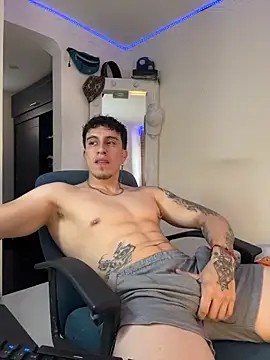 Snapshot of strongboy_ chatting on May 2026 09:35:02 PM strongboy online show from May 2026 09:35:02 PM