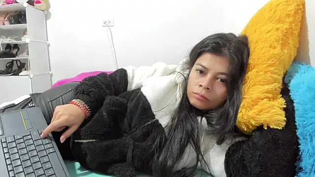 sweetnia online show from October 2025 12:50:02 AM