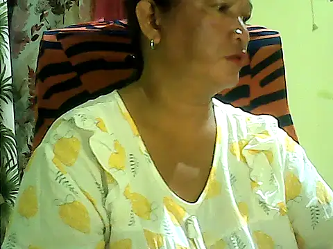 Snapshot of hott_scarlett chatting on May 2026 01:06:01 PM hott scarlett online show from May 2026 01:06:01 PM
