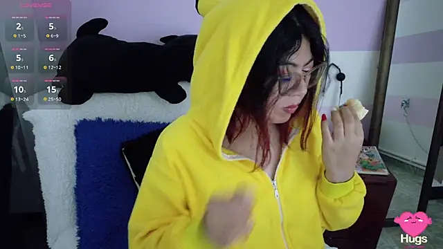 Catwhite  online show from October 2025 03:54:01 PM